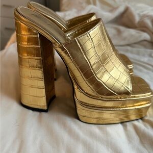 Gold platform Heels size 9
